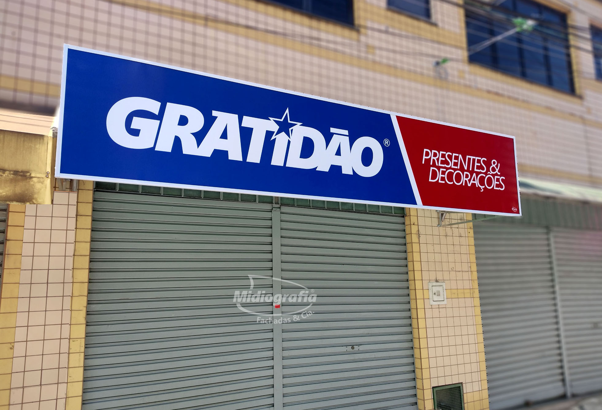 Fachada em Lona